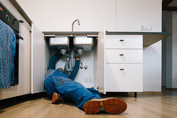 Professional Plumbing technician working in Syracuse, IN
